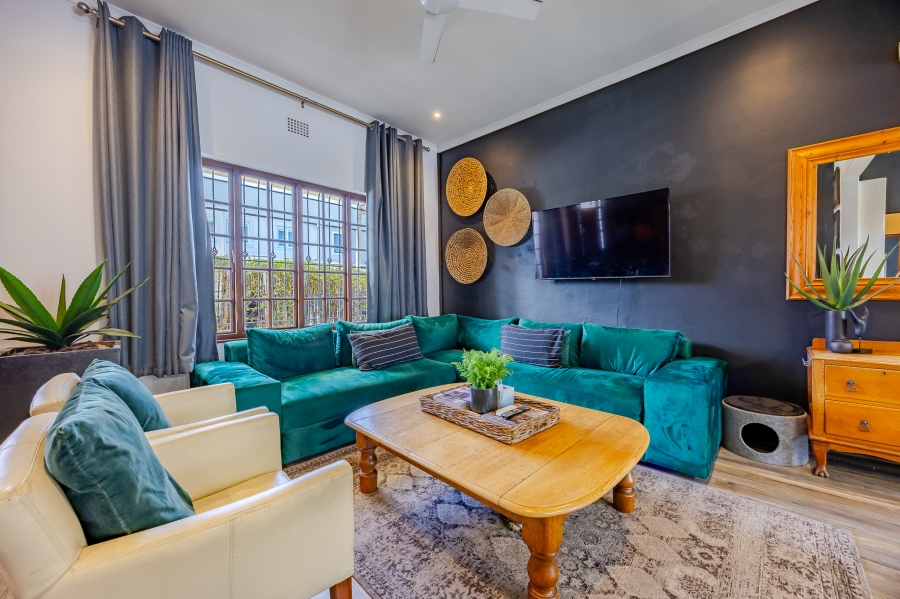 2 Bedroom Property for Sale in Harfield Village Western Cape